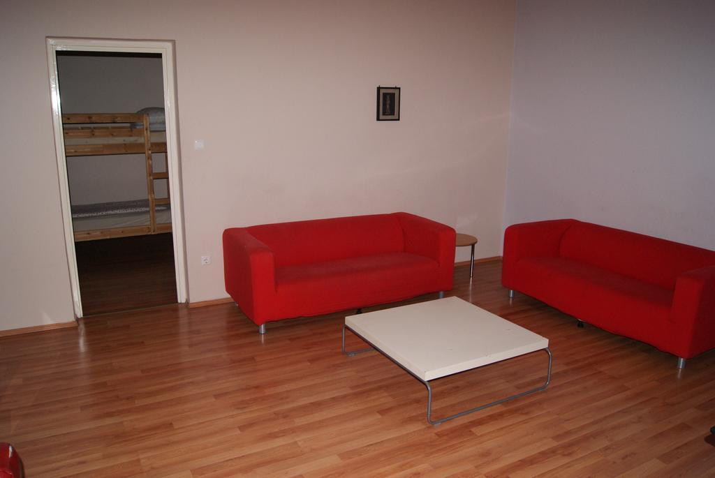 Happy Hostel Budapest Bagian luar foto
