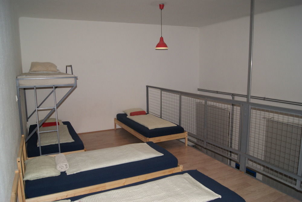 Happy Hostel Budapest Bagian luar foto