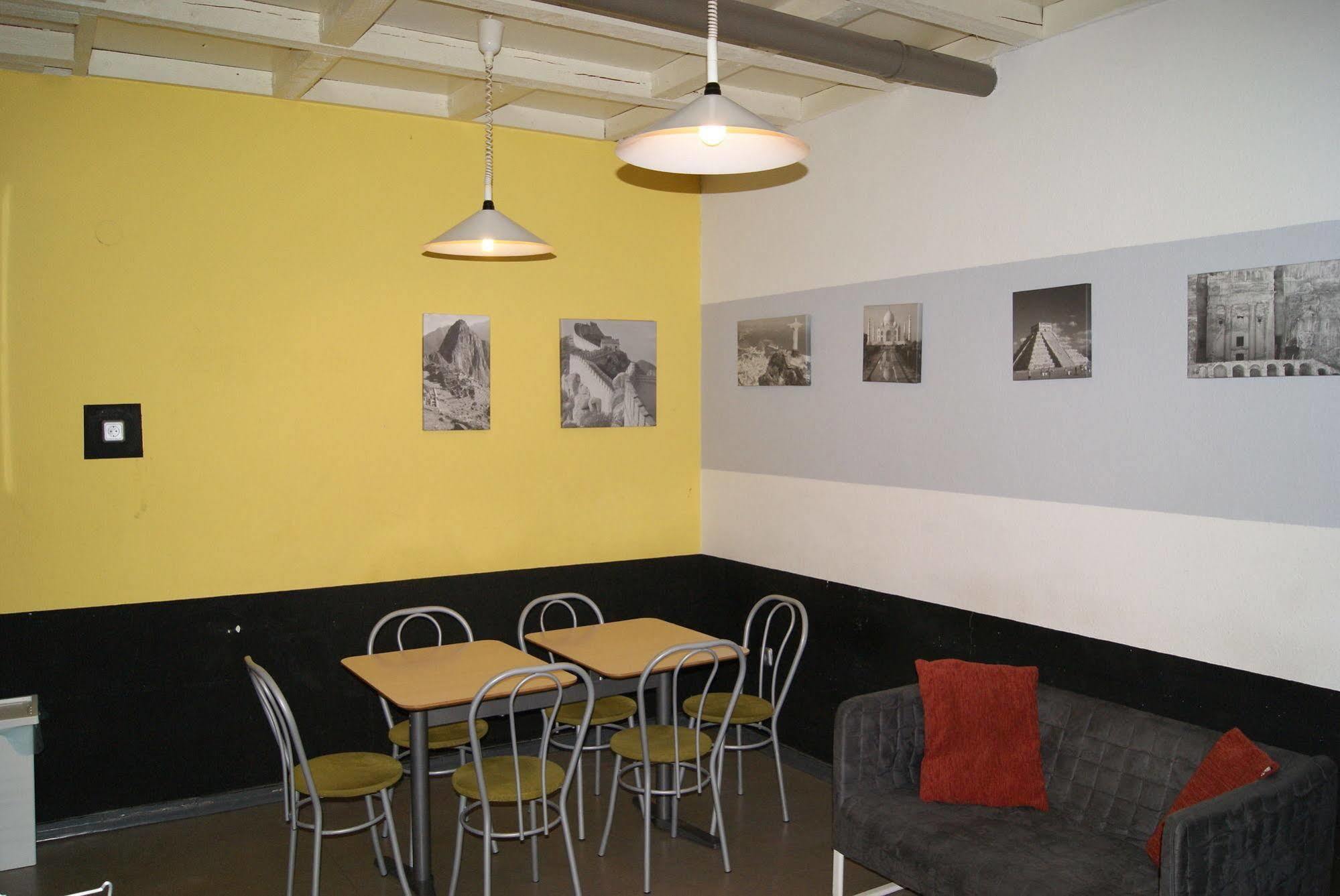 Happy Hostel Budapest Bagian luar foto